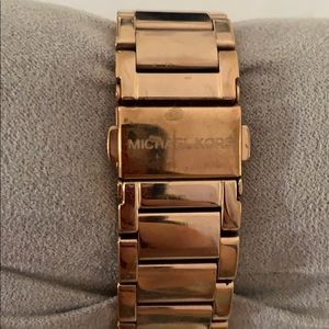 Michael Kors Accessories - Michael Kors rosegold watch Michael Kors Accessories - Michael Kors rosegold watch